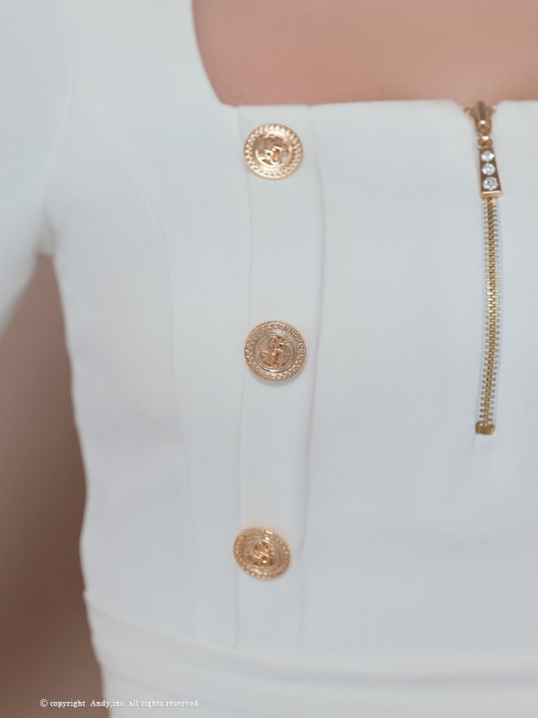 ホワイト モデル:着用サイズ:Sサイズ