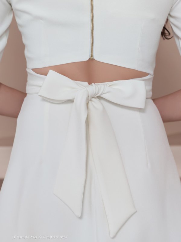 ホワイト モデル:着用サイズ:Sサイズ