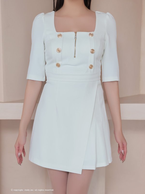 ホワイト モデル:着用サイズ:Sサイズ