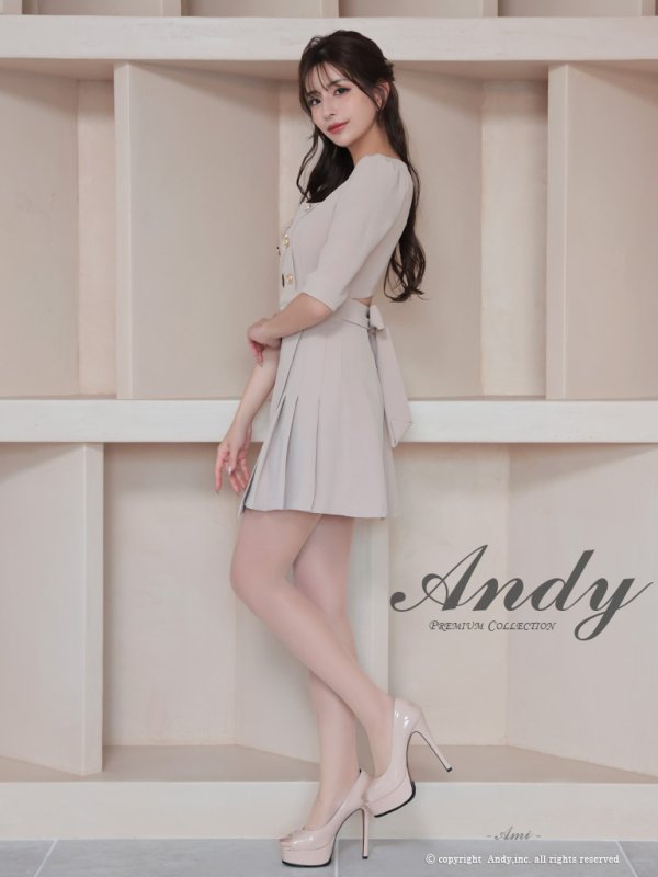 ベージュ モデル:着用サイズ:Sサイズ