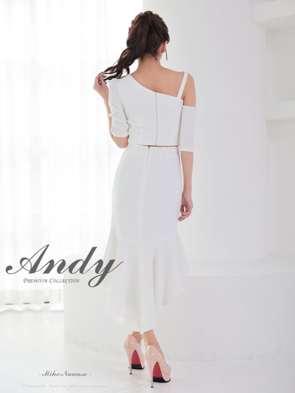 ホワイト モデル:七瀬みほ 身長:162cm 着用サイズ:Sサイズ