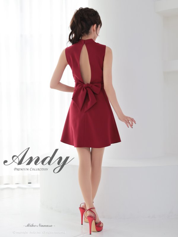 レッド モデル:七瀬みほ 身長:162cm 着用サイズ:Sサイズ