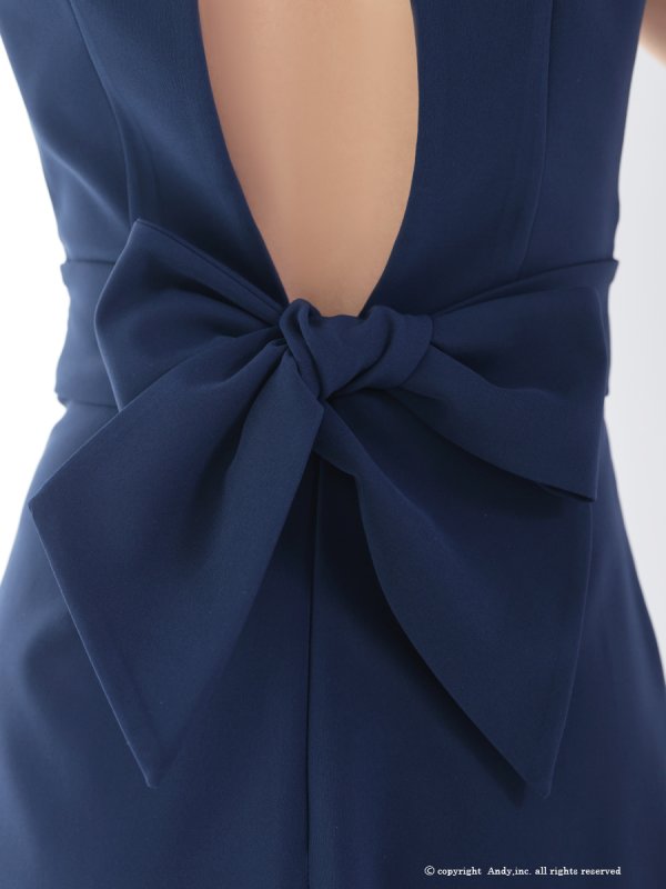 ネイビー モデル:七瀬みほ 身長:162cm 着用サイズ:Sサイズ