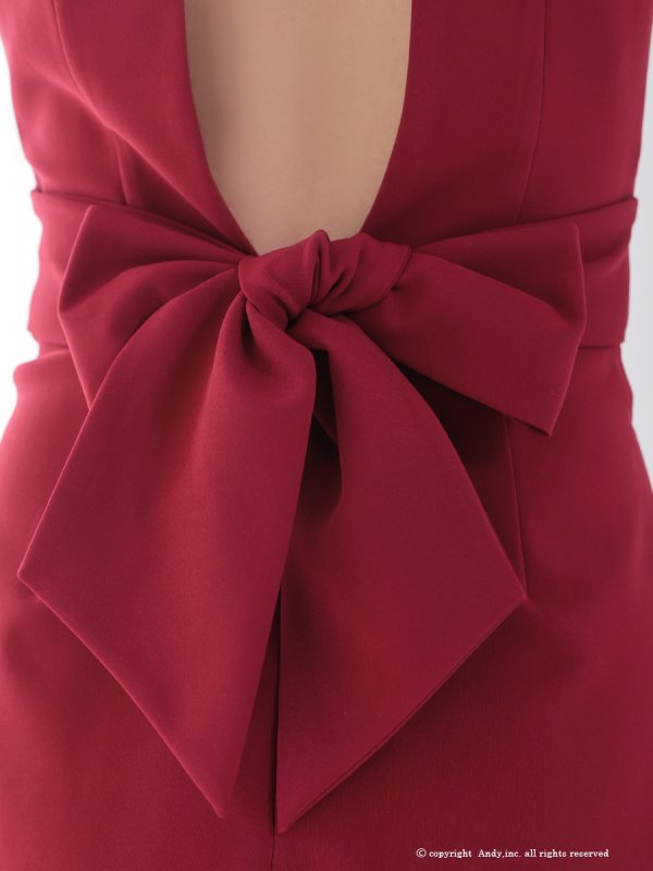 レッド モデル:七瀬みほ 身長:162cm 着用サイズ:Sサイズ