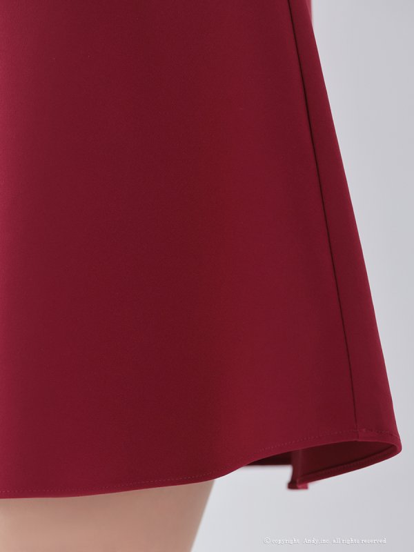 レッド モデル:七瀬みほ 身長:162cm 着用サイズ:Sサイズ