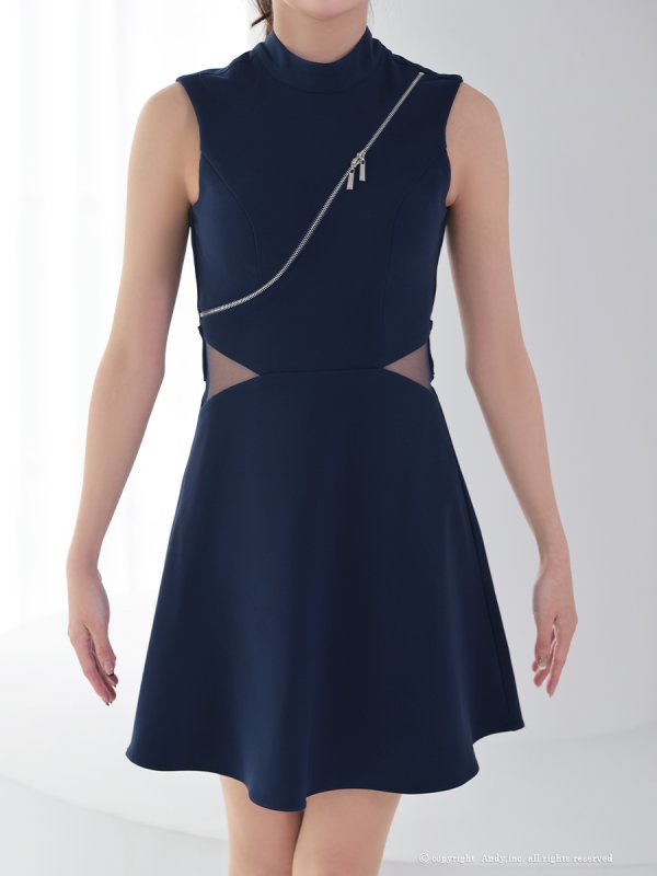 ネイビー モデル:七瀬みほ 身長:162cm 着用サイズ:Sサイズ