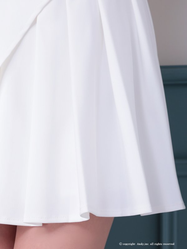 ホワイト モデル:あみ 身長:163cm 着用サイズ:Sサイズ