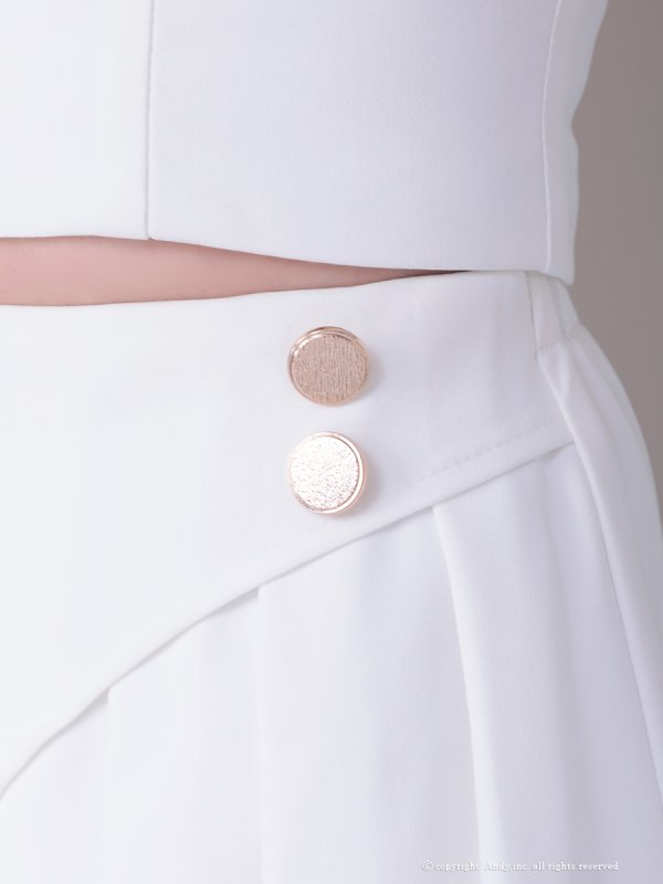 ホワイト モデル:あみ 身長:163cm 着用サイズ:Sサイズ