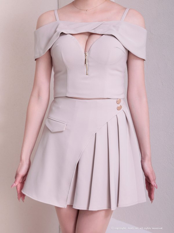 ベージュ モデル：あみ　身長：163cm　着用サイズ：Sサイズ