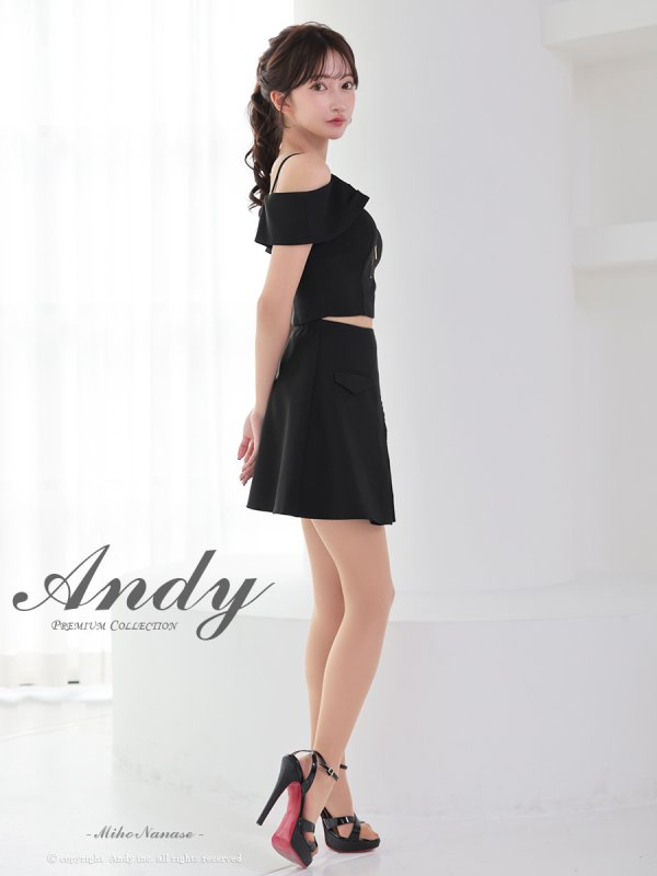 ブラック モデル:七瀬みほ 身長:162cm 着用サイズ:Sサイズ