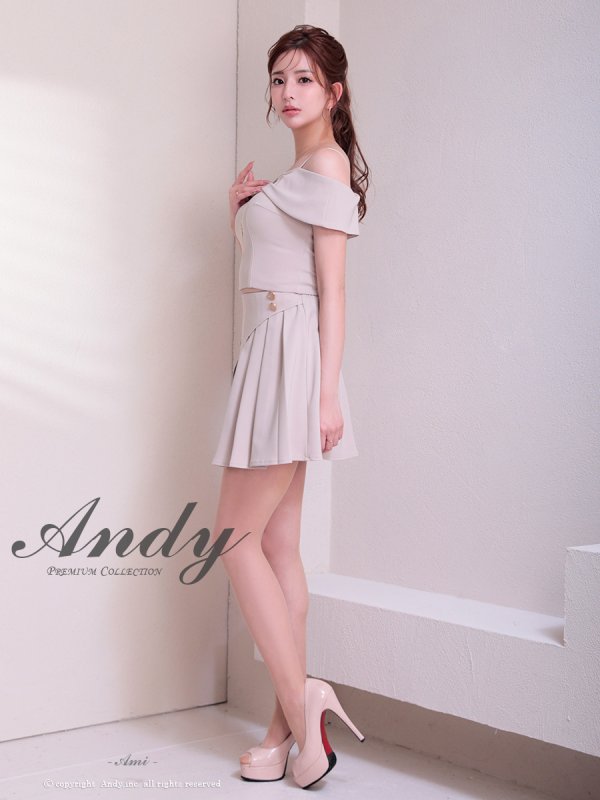 ベージュ モデル：あみ　身長：163cm　着用サイズ：Sサイズ