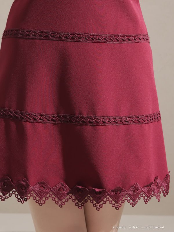 ワインレッド　モデル：すず　着用サイズ：Sサイズ