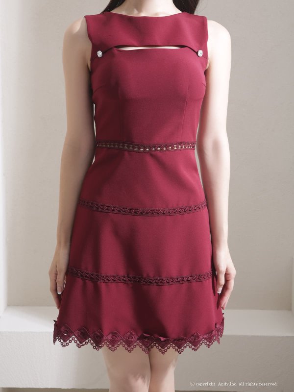 ワインレッド　モデル：すず　着用サイズ：Sサイズ