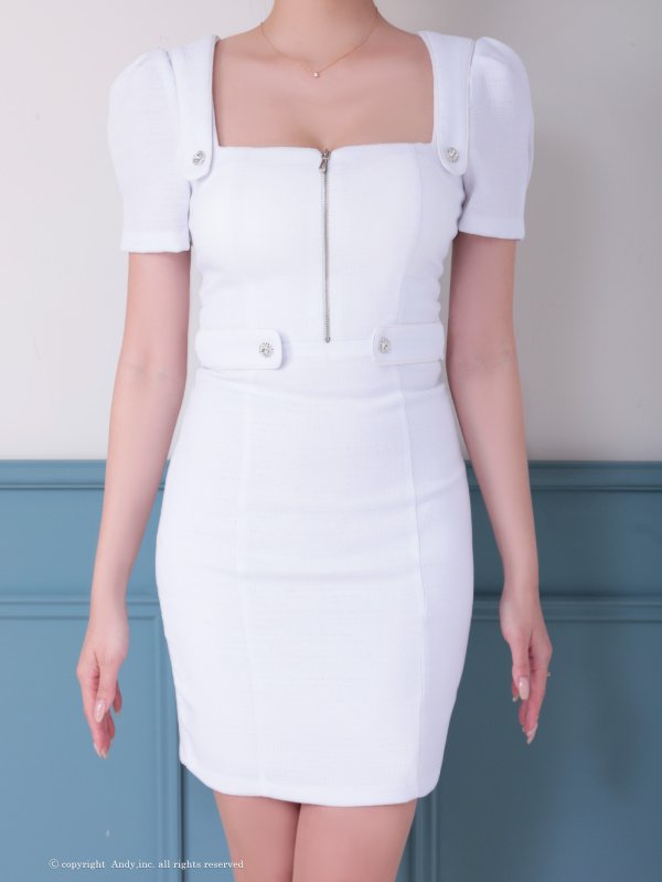 ホワイト モデル:あみ 着用サイズ:Sサイズ