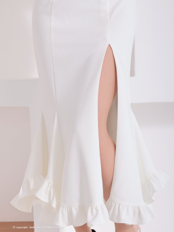 ホワイト モデル:七瀬みほ 身長:162cm 着用サイズ:Sサイズ