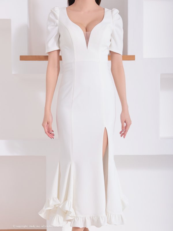 ホワイト モデル:七瀬みほ 身長:162cm 着用サイズ:Sサイズ