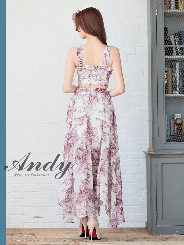 レッド モデル：あみ　身長：163cm　着用サイズ：Sサイズ