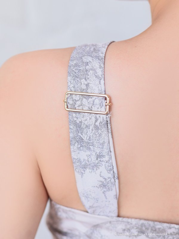 ピンクベージュ モデル:あみ 身長:163cm 着用サイズ:Sサイズ