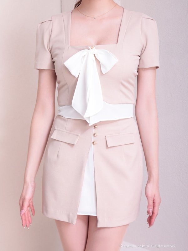 ベージュ モデル：あみ　身長：163cm　着用サイズ：Sサイズ