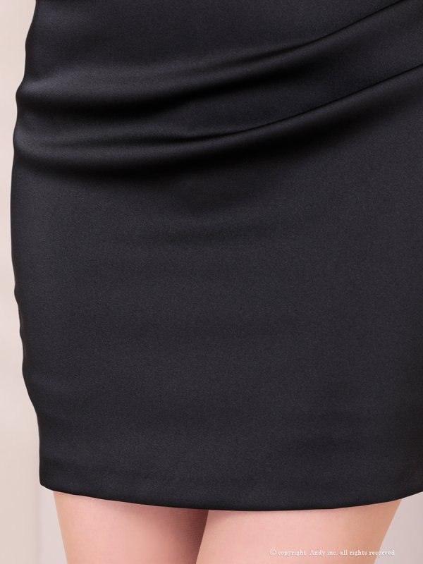 ブラック モデル：七瀬みほ　身長：162cm　着用サイズ：Sサイズ