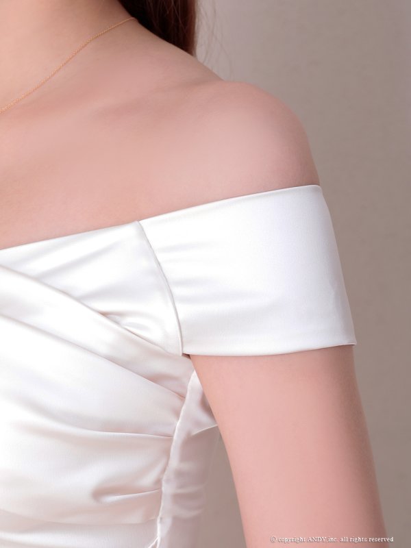 ホワイト　モデル：あみ　身長：163cm　着用サイズ：Sサイズ