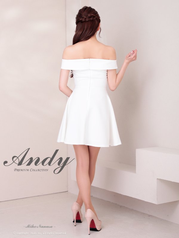 ホワイト モデル：七瀬みほ　身長：162cm　着用サイズ：Sサイズ