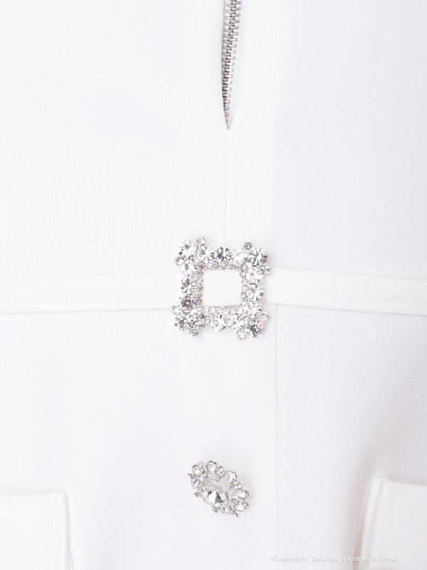 ホワイト モデル：七瀬みほ　身長：162cm　着用サイズ：Sサイズ