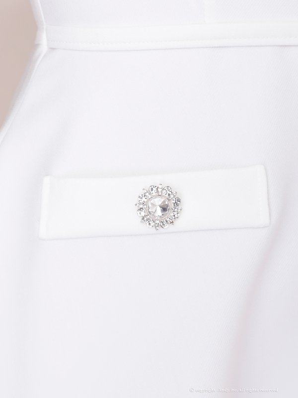 ホワイト モデル：七瀬みほ　身長：162cm　着用サイズ：Sサイズ