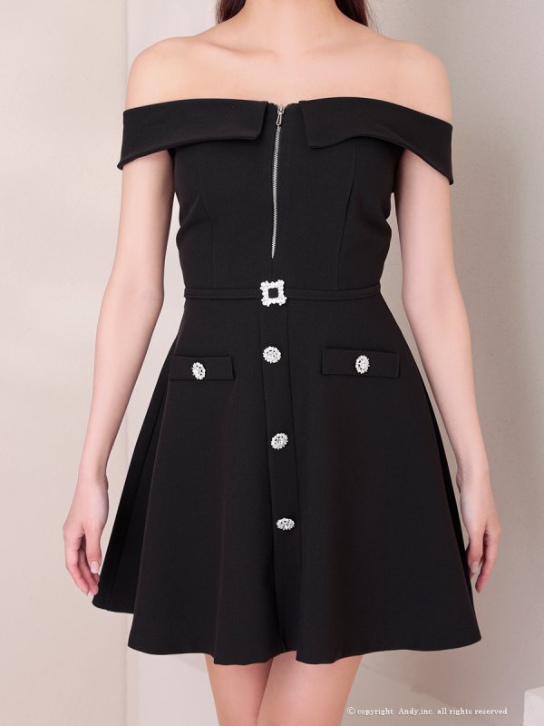 ブラック モデル：七瀬みほ　身長：162cm　着用サイズ：Sサイズ