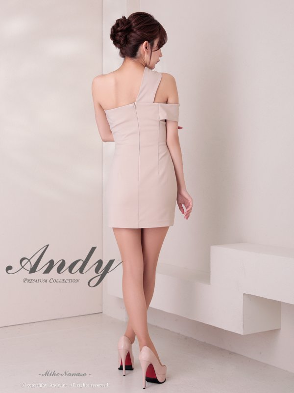 ベージュ モデル:七瀬みほ 身長:162cm 着用サイズ:Sサイズ