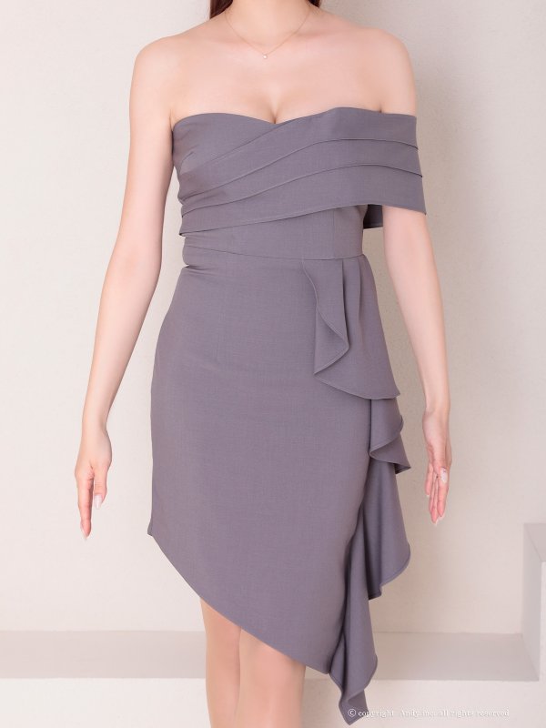 グレー モデル：あみ　身長：163cm　着用サイズ：Sサイズ