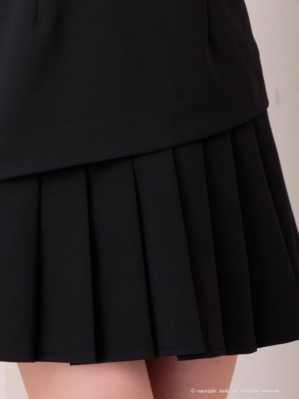 ブラック モデル:七瀬みほ 身長:162cm 着用サイズ:Sサイズ