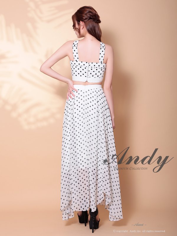 ホワイト モデル：あみ　身長：163cm　着用サイズ：Sサイズ