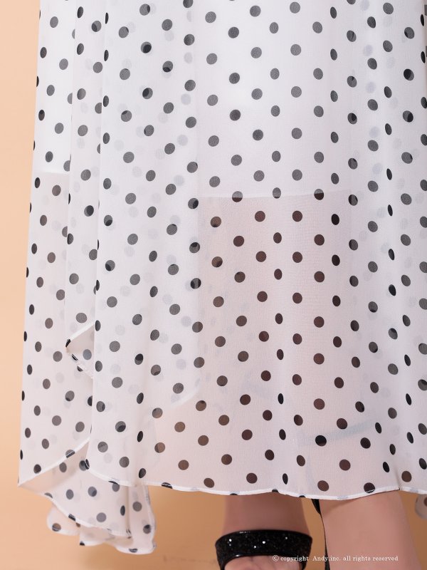 ホワイト モデル：あみ　身長：163cm　着用サイズ：Sサイズ