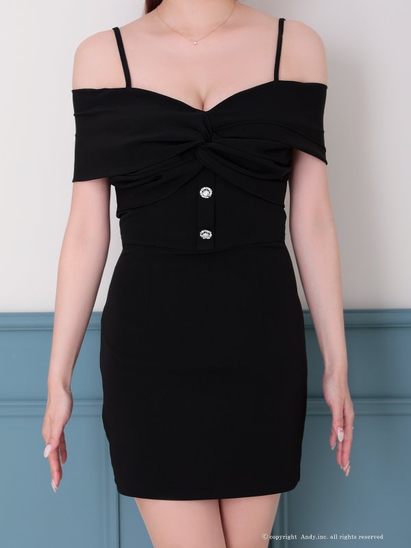 ブラック モデル：あみ　身長：163cm　着用サイズ：Sサイズ