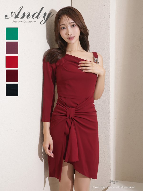 ワインレッド　モデル：すず　着用サイズ：Sサイズ