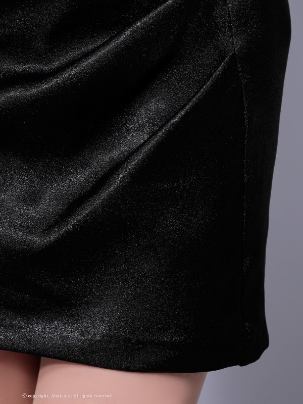 ブラック モデル：あみ　身長：163cm　着用サイズ：Sサイズ