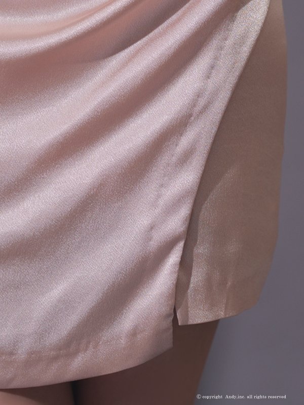 ベージュ モデル:七瀬みほ 身長:162cm 着用サイズ:Sサイズ