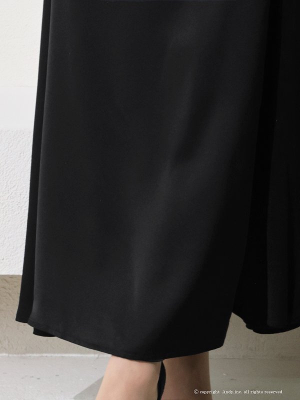 ブラック モデル：あみ　身長：163cm　着用サイズ：Sサイズ