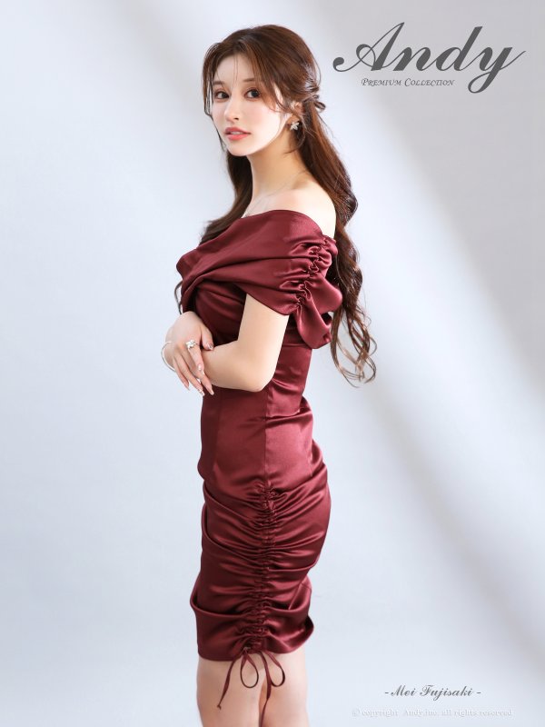 ワインレッド　モデル：藤咲めい　着用サイズ：Sサイズ