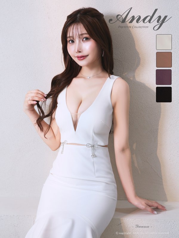 ホワイト　モデル：ゆうな　着用サイズ：Sサイズ