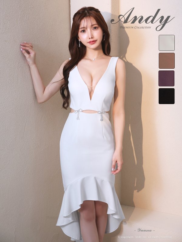 ホワイト　モデル：ゆうな　着用サイズ：Sサイズ