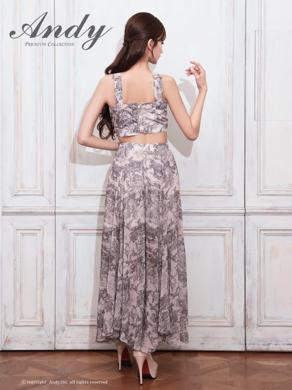 ベージュ モデル:七瀬みほ 身長:162cm 着用サイズ:Sサイズ