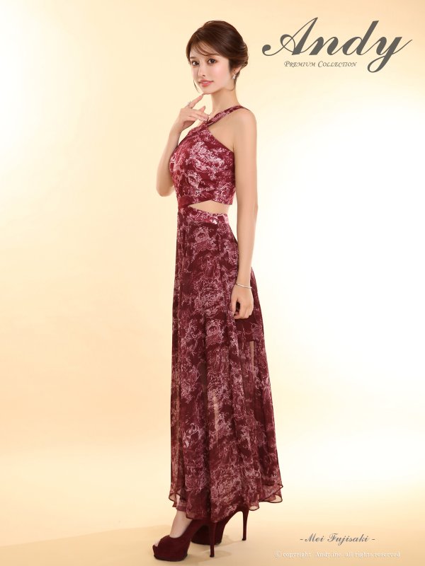 ワインレッド　モデル：藤咲めい　着用サイズ：Sサイズ