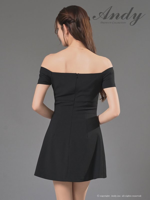 ブラック モデル：あみ　身長：163cm　着用サイズ：Sサイズ