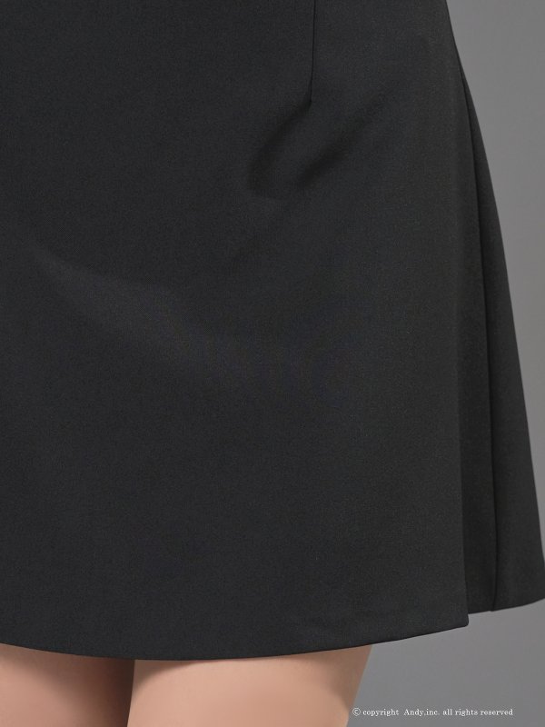 ブラック モデル：あみ　身長：163cm　着用サイズ：Sサイズ