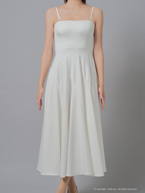 ホワイト　モデル：あみ　身長：163cm　着用サイズ：Sサイズ