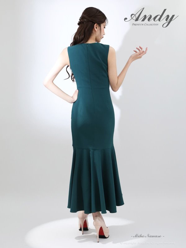 モスグリーン モデル：七瀬みほ　身長：162cm　着用サイズ：Sサイズ