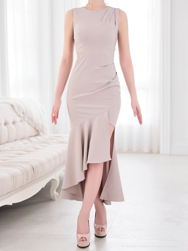 ベージュ　モデル：らら　身長：160.5cm　着用サイズ：Sサイズ