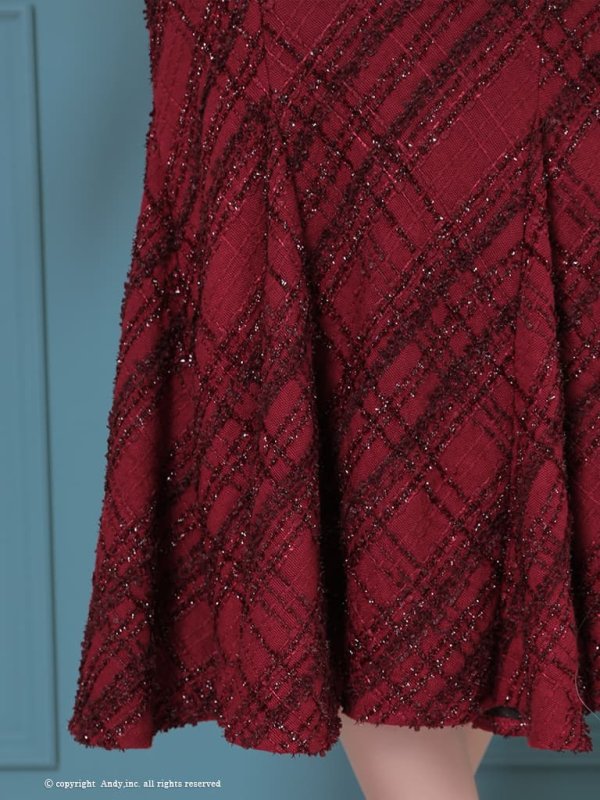 ワインレッド　モデル：まい　着用サイズ：Sサイズ